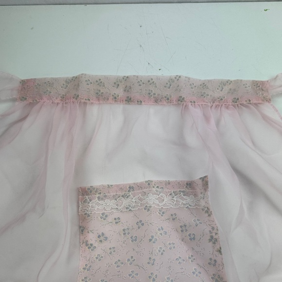 Elegant Sheer Pink Kitchen Apron with Faint Floral Pattern on Pocket & Hem - Picture 5 of 8